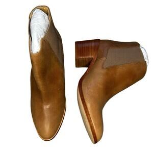 NISOLO Women’s Heeled Chelsea Boots in Almond —Size 10